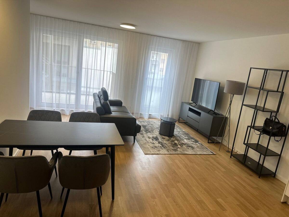Wohnen auf Zeit - Moderne möblierte 2 ZKB Wohnung mit Balkon in der Schwetzingerstadt – 68165 Mannheim – Bild 1 von 4