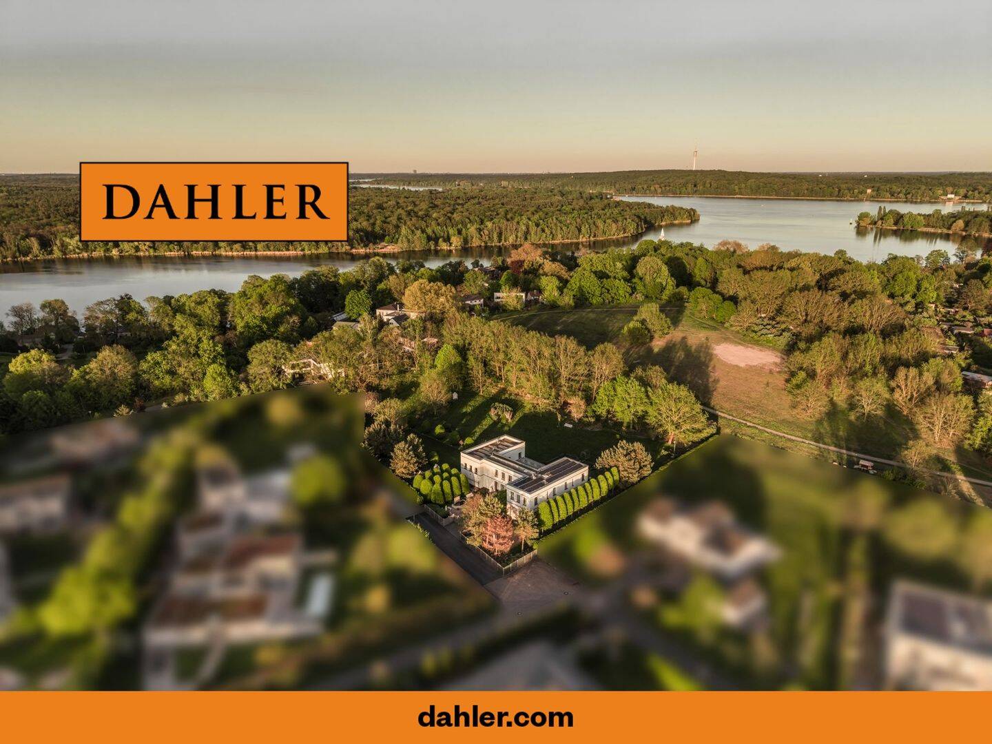 Timeless elegance - an exclusive villa on park-like grounds in the Nauener Vorstadt neighborhood