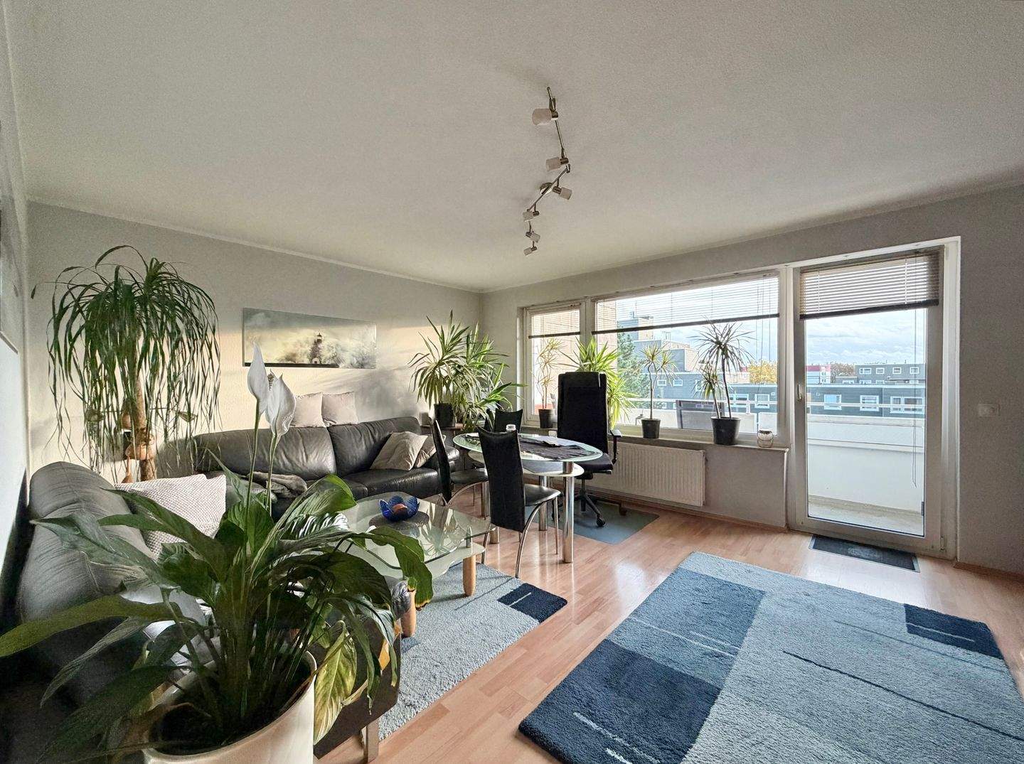 Für Singles o. Anleger: Gepflegte + barrierefreie 2-Zi.-Wohnung mit Balkon - Nähe Mittellandkanal – Hannover – Bild 1 von 9