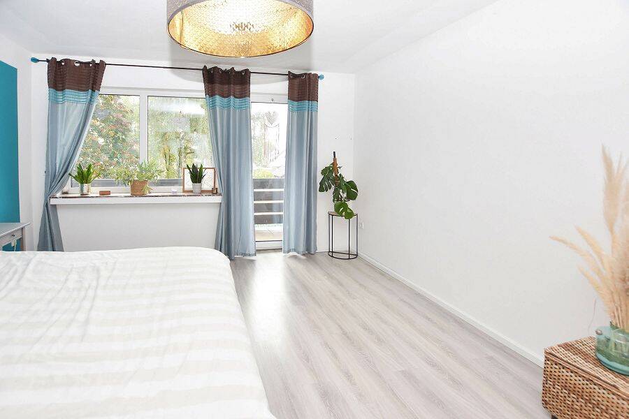 Salzkotten-Scharmede: Attraktives Mehrfamilienhaus mit Pool und Sauna! – Salzkotten – Vorschaubild 5