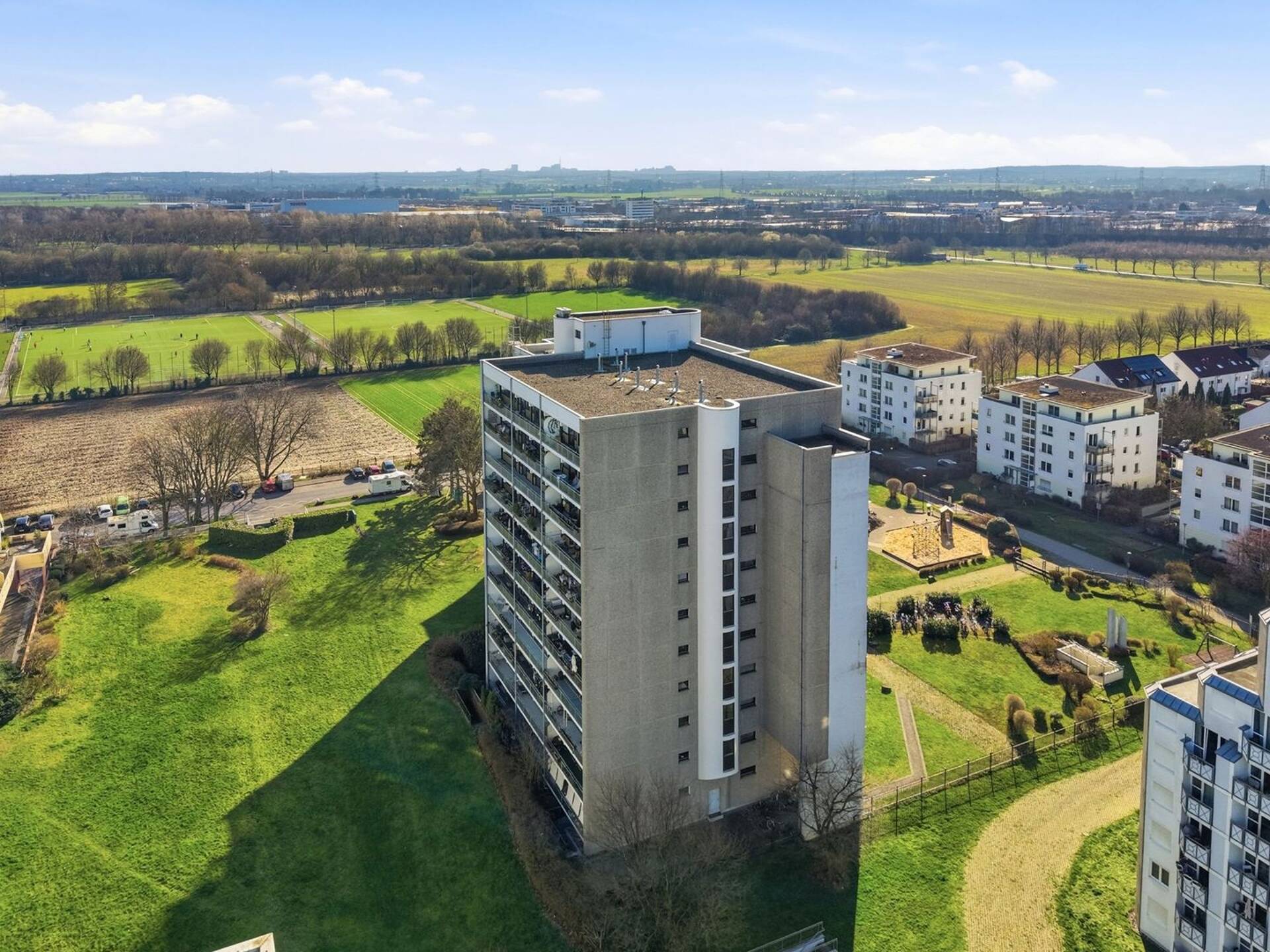 Erdgeschosswohnung in 50858 Köln mit 117 m² kaufen