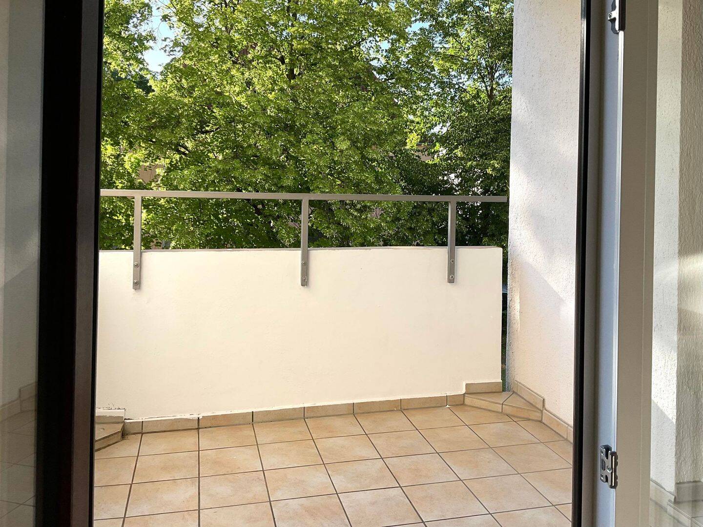 Bezugsfreie 3 Zi.- Wohnung mit 2 Balkonen – Augsburg – Vorschaubild 6