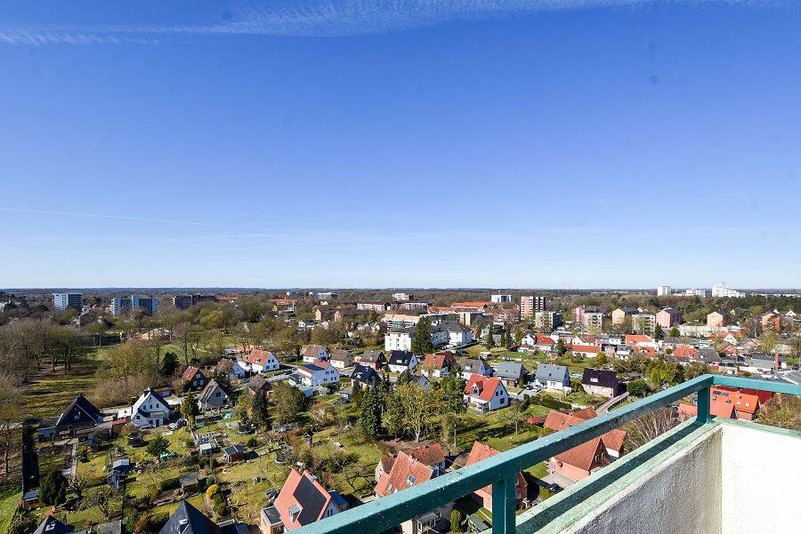 Charmante 3-Zimmer-Wohnung im 14. Obergeschoss mit schönem Weitblick über die Hansestadt Lübeck! – Lübeck – Vorschaubild 7