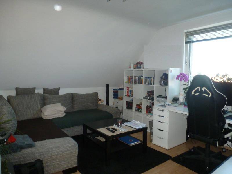 Helle 2 Zimmer im Dachgeschoss suchen Nachmieter!