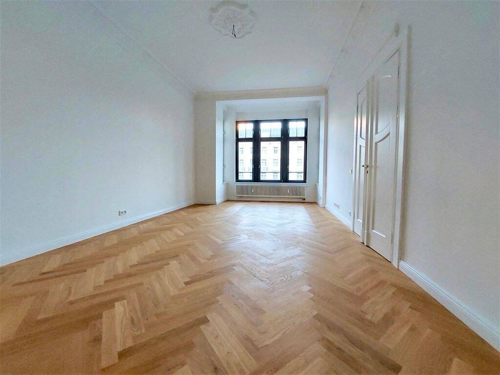Exklusives Wohnen auf 150 m²: Modernisierter Altbau-Traum mit Balkon & 2 Bädern mitten in Chemnitz – Chemnitz – Vorschaubild 5