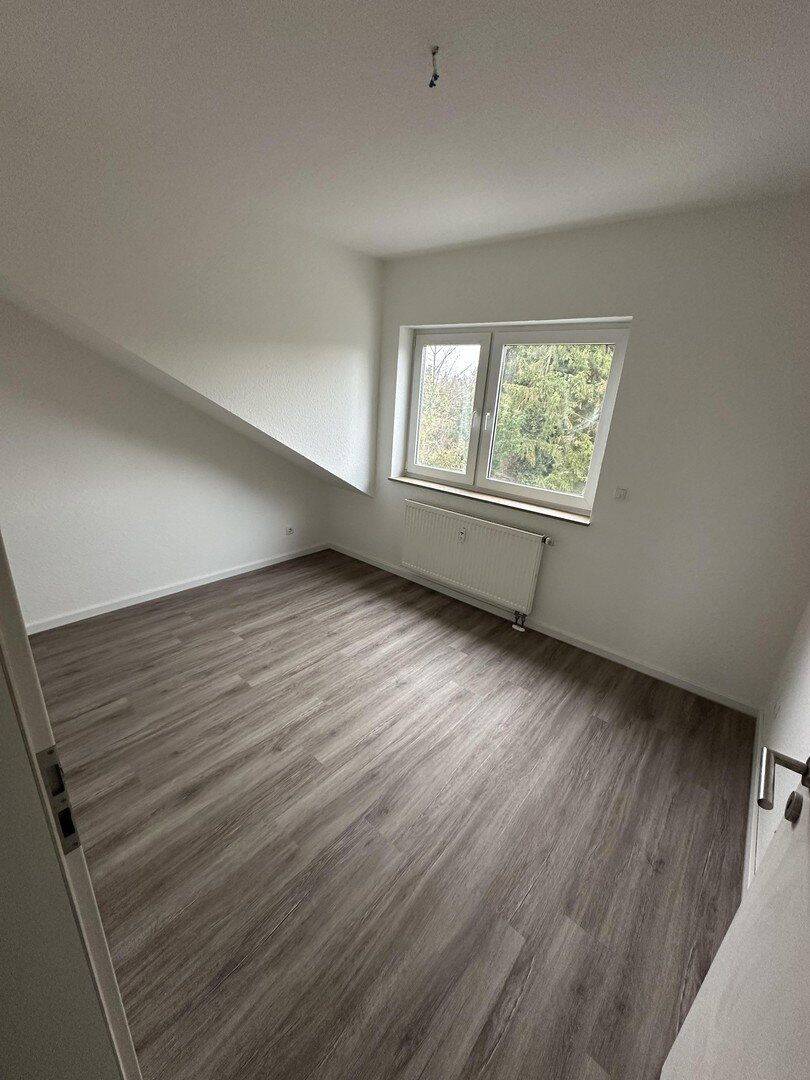Erstbezug nach Kernsanierung: Moderne 3-Zimmer-Dachgeschosswohnung mit Klimaanlage in Bonn-Dransdorf – Bonn – Vorschaubild 3