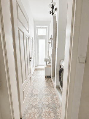 Wunderschön renovierte 2-Zimmer Altbauwohnung- ideal für Eigennutzer