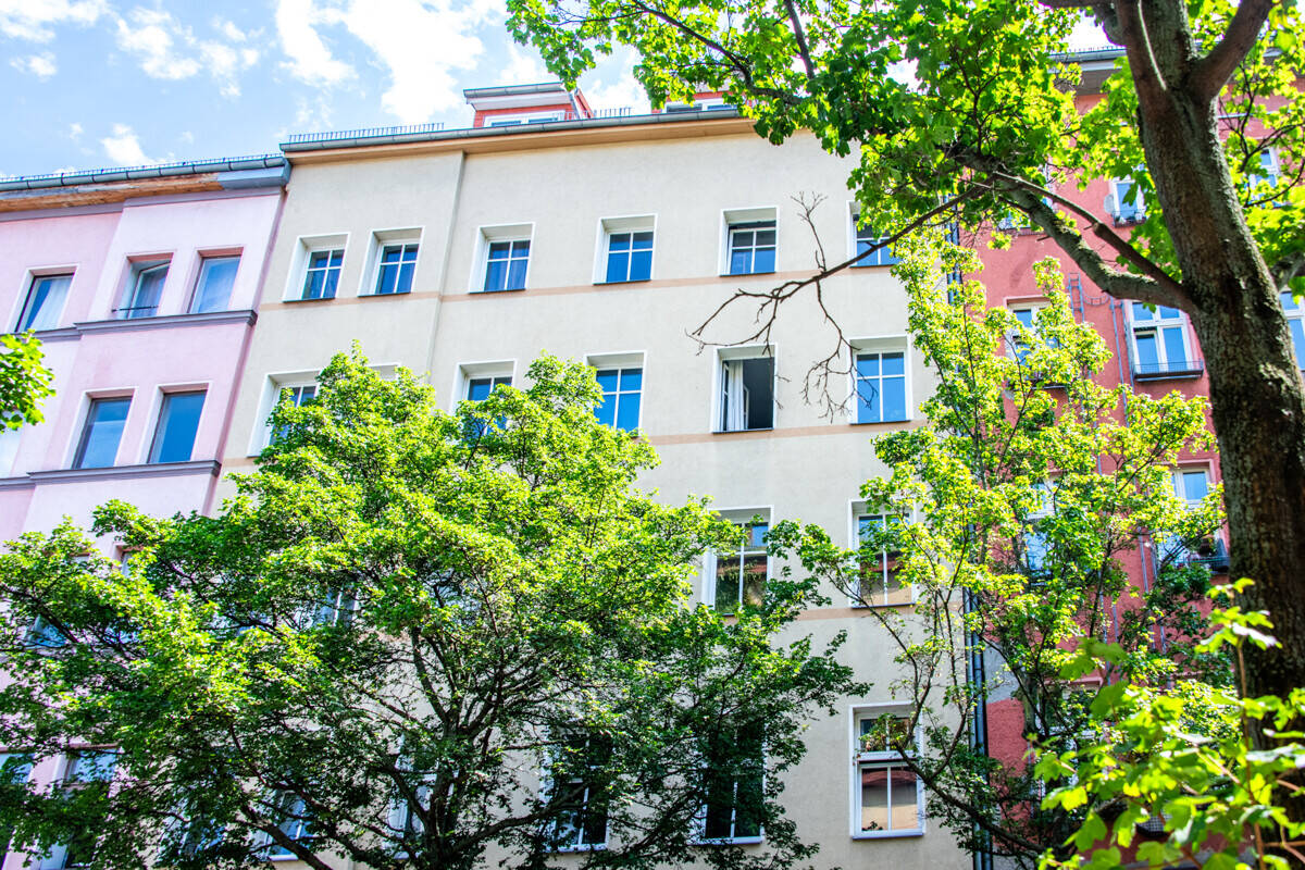 Kapitalanlage nahe Görlitzer Bahnhof: Vermietete 2-Zimmer-Wohnung im ruhigen Seitenflügel – Berlin – Bild 1 von 9