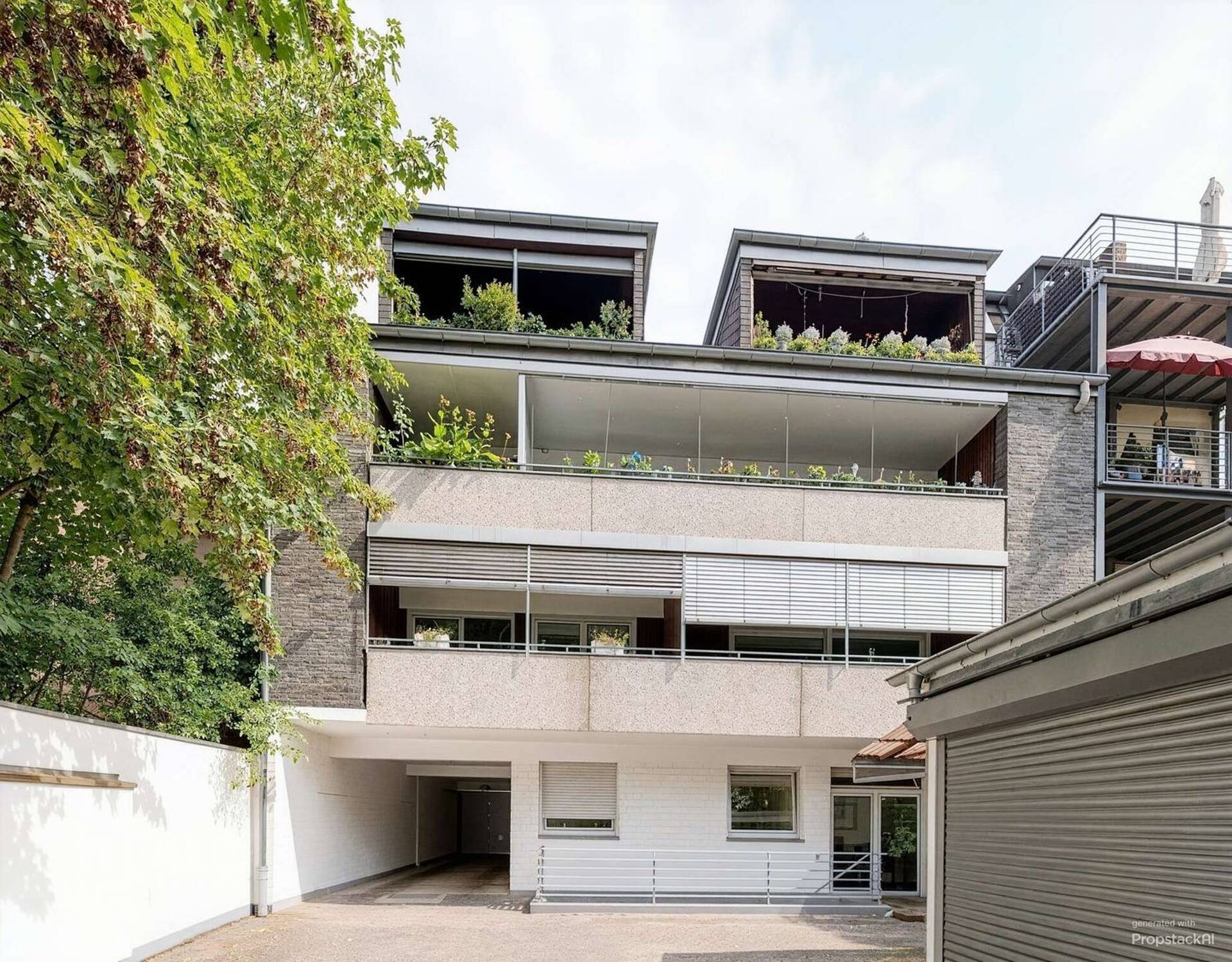Mehrfamilienhaus in 50735 Köln mit 348,38 m² kaufen