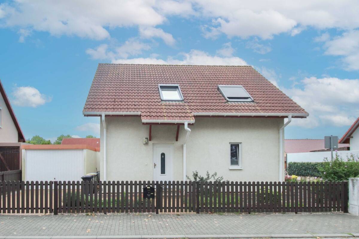 Gehoben und gepflegt: Modernisiertes 4-Zi.-EFH in Leipzig-Schönau mit Garten und Garage – 4205 Leipzig – Bild 1 von 9