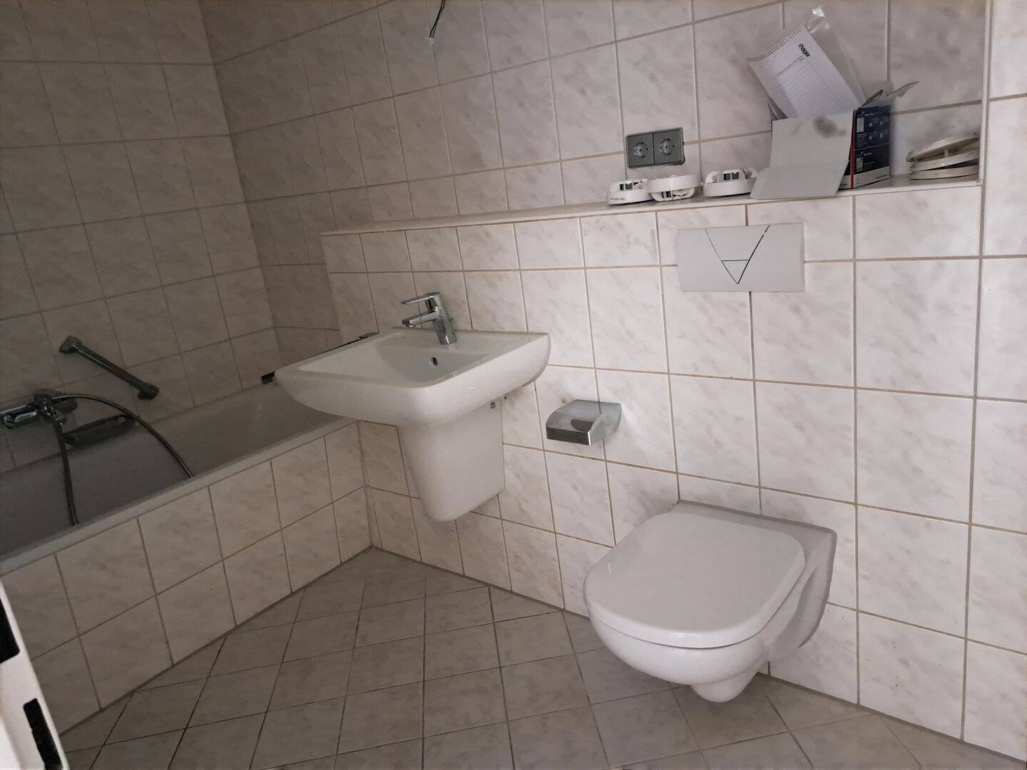 Frisch renovierte 2-Zimmer-Wohnung im Hochparterre in Bremerhaven-Lehe! – Bremerhaven – Vorschaubild 6