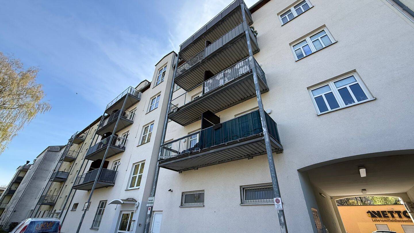 3. OG / Bad mit Dusche + Fenster / EBK inklusive !! – Chemnitz – Vorschaubild 8