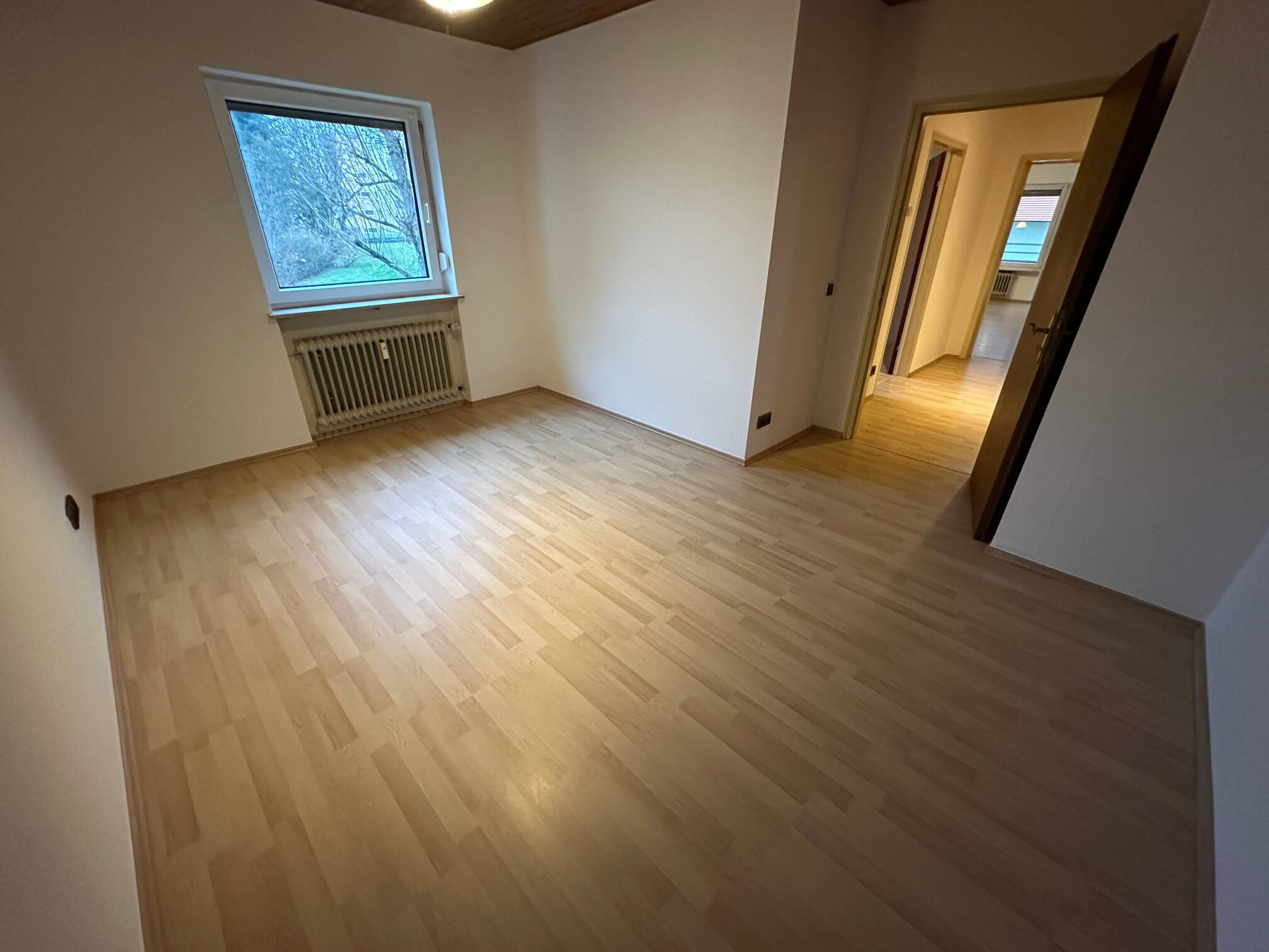 Sbr.-Dudweiler - Süd * Uni Nähe * helle 3 ZKB * Balkon * Einbauküche * ca. 70 qm – Saarbrücken – Vorschaubild 3