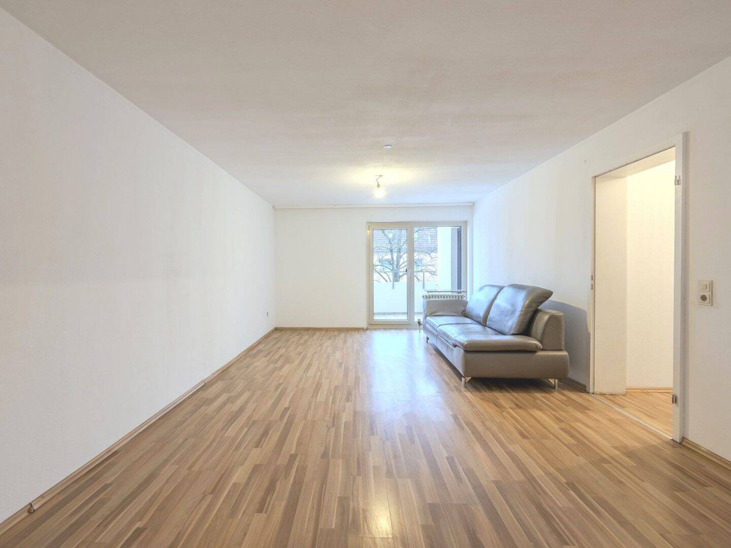 Bezugsfreie 3 Zi.- Wohnung mit 2 Balkonen – Augsburg – Vorschaubild 7