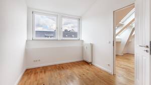 Exklusive Dachgeschosswohnung mit 40 m² Dachterrasse und spektakulärem Weitblick über Hamburg! – 20099 Hamburg – Vorschaubild 5
