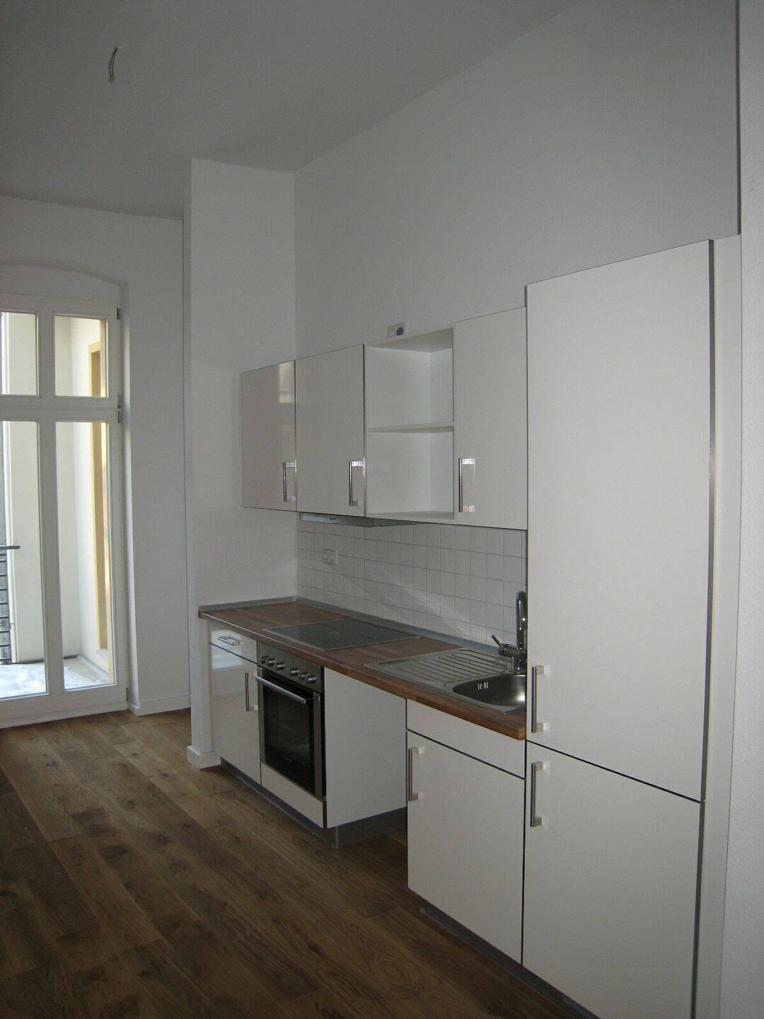 Stilvolle, vermietete Altbauwohnung an der Warschauer Straße - 3 Zimmer mit Aufzug und Tiefgarage – Berlin – Vorschaubild 3