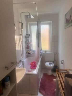 Hell - 3 Räume - große Küche - Wannenbad mit Fenster - Balkon - Stellplatz - Zentral – 46045 Oberhausen – Vorschaubild 7