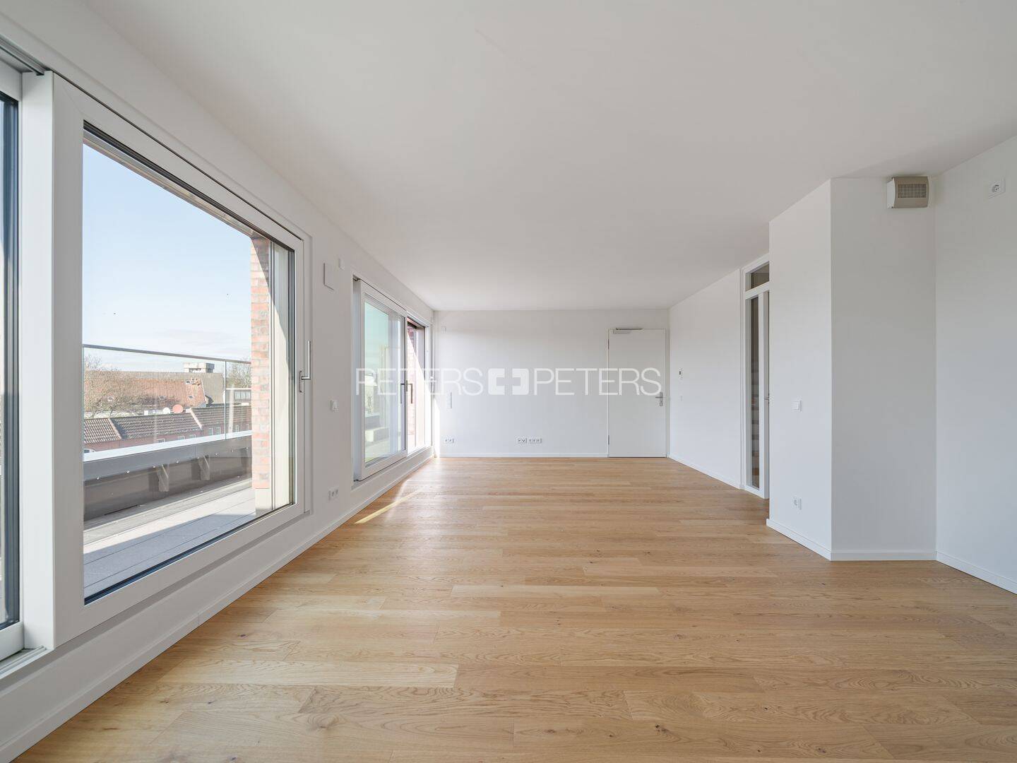 + Buntes Treiben auf zwei Ebenen: Ihre Maisonette-Wohnung mit eigener Dachterrasse! + – Hamburg – Vorschaubild 5
