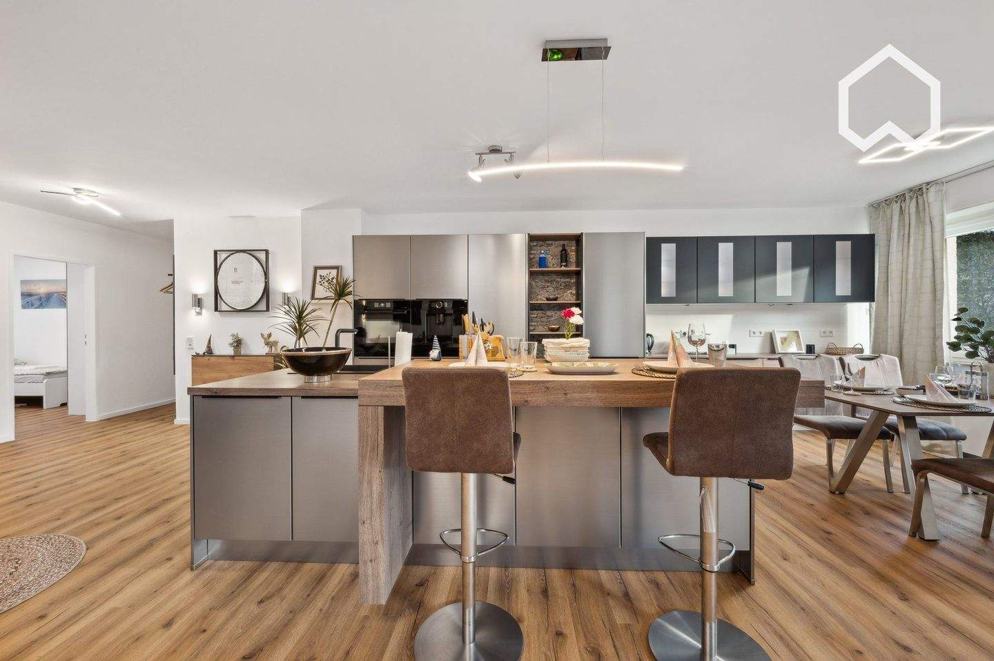 Wundervolles, hochwertiges und großartiges Loft mit Balkon – Krefeld – Vorschaubild 2
