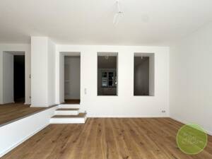 * DIE Maisonette-Wohnung * frisch saniert * ü. 130 qm * 4 Zi.* Balkon + Terrasse + Garten * Fürth * – 90766 Fürth – Vorschaubild 7