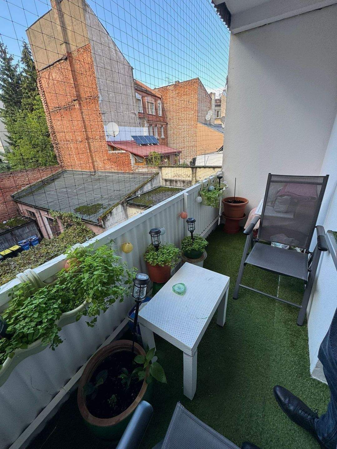 Großzügiges Zimmer mit Balkon in WG in Nürnberg Gostenhof - RENOVIERT und MÖBLIERT – Nürnberg – Vorschaubild 2