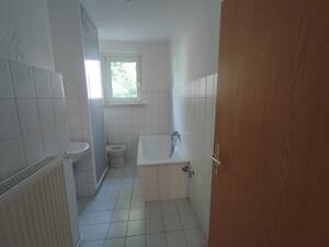 Wohnen im Erdgeschoss- mit Balkon und Tageslichtbad – 6217 Merseburg – Vorschaubild 7
