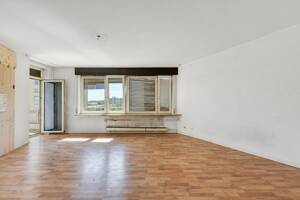 +++ 8.OG mit Fernblick & Süd/Ost-Balkon - bequemes Wohnen - ÖPNV & Geschäfte vor der Tür - sanierungsbedürftig +++ – 70437 Stuttgart – Vorschaubild 7