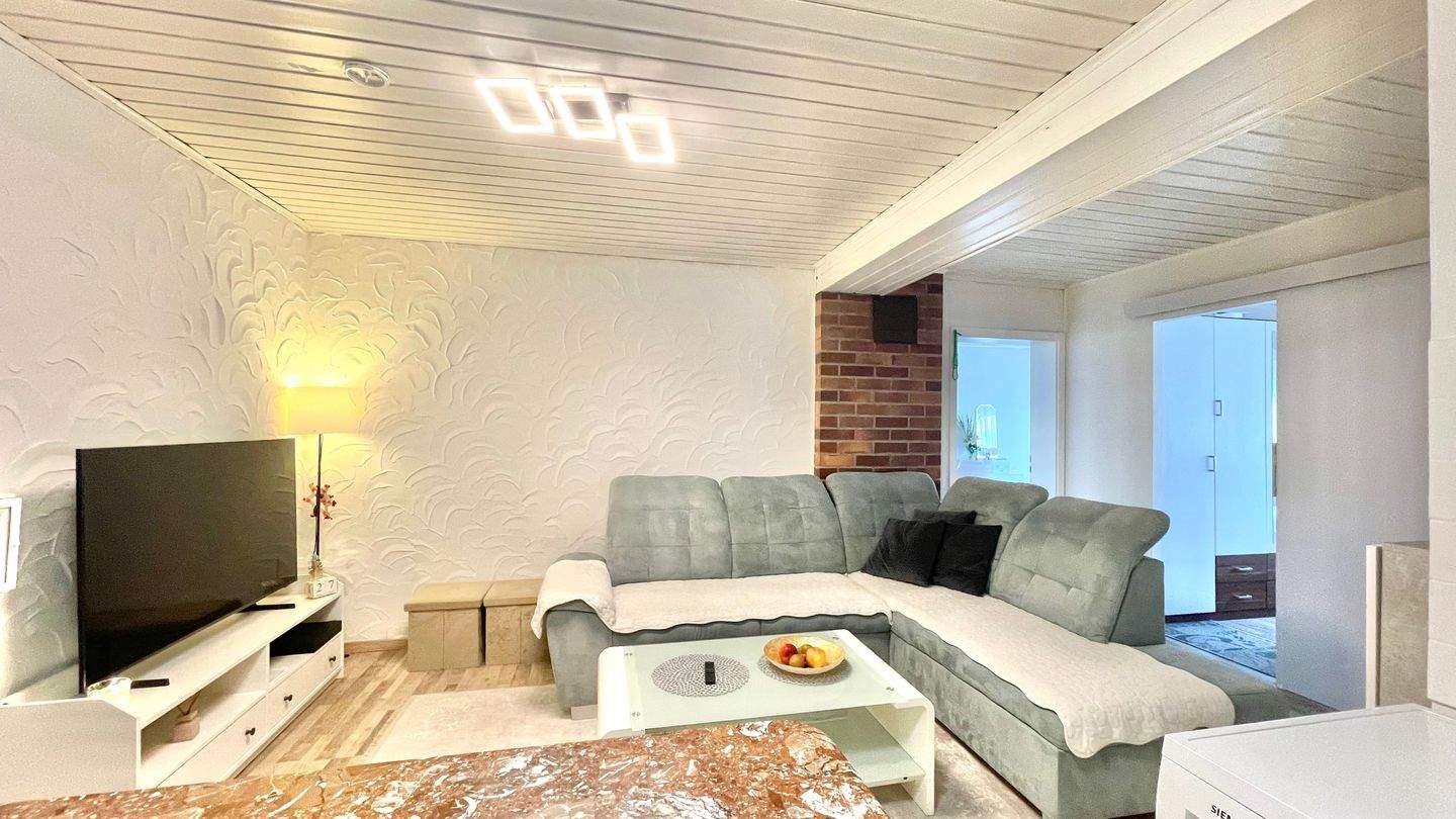 Fürth: vermietete 2-ZW ("3-ZW"), 43m², Pkw-Stellplatz, 2.OG mit Aufzug – Fürth – Bild 1 von 8