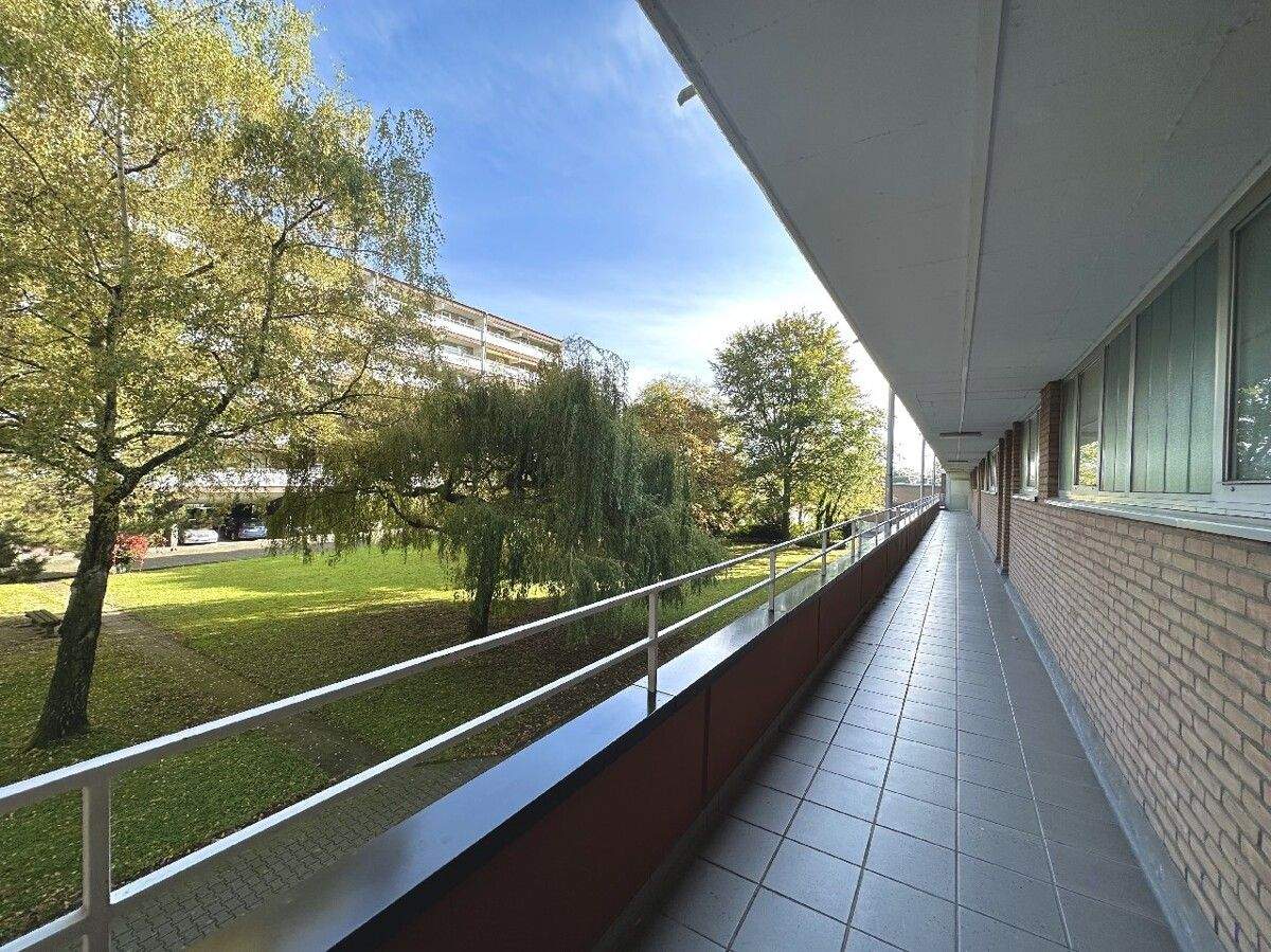 Lichtdurchflutete ETW mit ca. 106m² Wohnfläche, Balkon und Carport zu verkaufen in Bonn Auerberg – Bonn – Bild 1 von 7