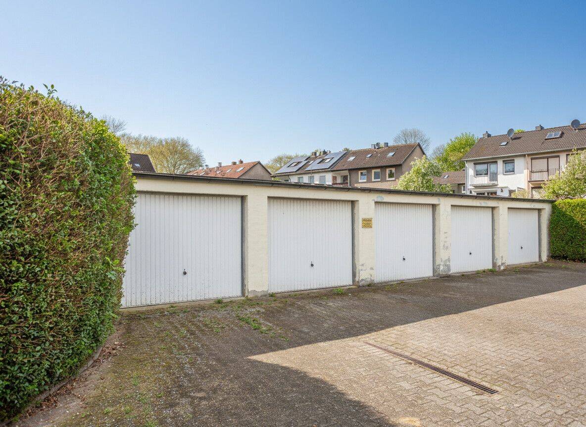 Gepflegtes Mehrfamilienhaus mit acht Wohneinheiten und fünf Garagen in Gelsenkirchen-Resse – Gelsenkirchen – Vorschaubild 4