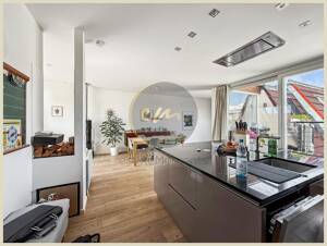 Für Sonnenanbeter und Lebemenschen: Lichtdurchflutete Dachgeschosswohnung mit Terrassen und Aufzug – 10437 Berlin – Vorschaubild 2