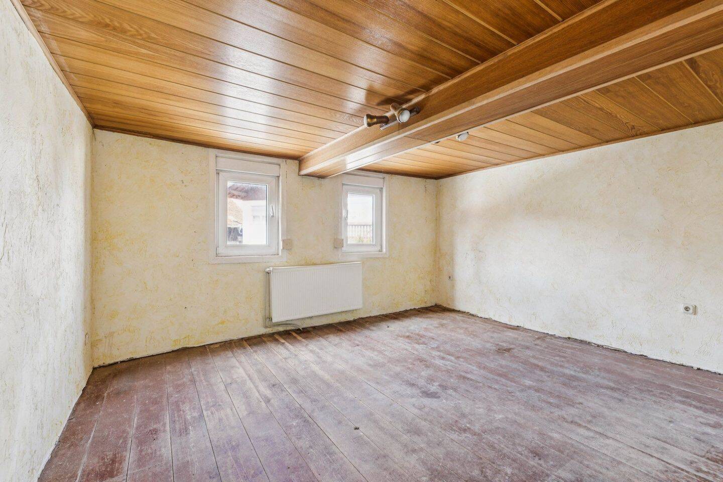 Butzbach-Griedel: Große Hofreite mit 182 m² Wohnfläche und 809 m² Grundstück zur Sanierung – Butzbach – Vorschaubild 8