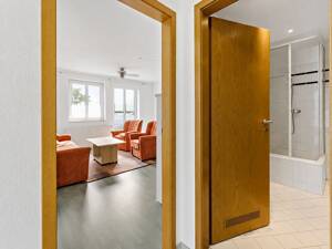 Ruhige 2-Zimmer-Wohnung mit Einbauküche - attraktive Kapitalanlage in Halle-Ammendorf! – 6132 Halle (Saale) – Vorschaubild 2