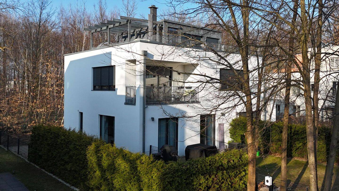 Zeitlose Architektur in der Nauener Vorstadt - modernes Dreifamilienhaus nahe Jungfernsee – Potsdam – Vorschaubild 2