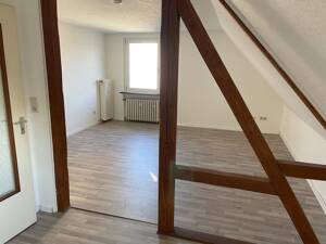 Mitten in Altenbochum - freundliche 3 Zimmer DG-Wohnung in ruhiger Lage mit eigenem Park