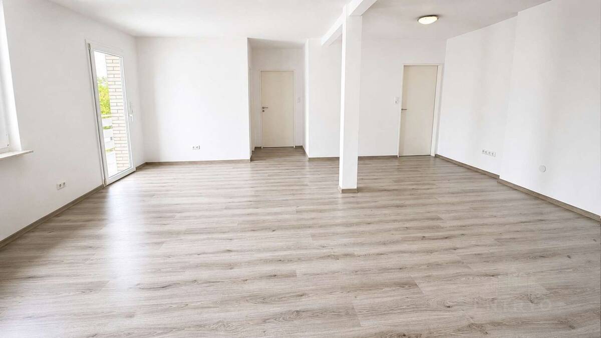 Helle 2-Zimmer-Wohnung mit Balkon & Gäste-WC in zentraler Lage von Friedeburg – 26446 Friedeburg – Bild 1 von 7