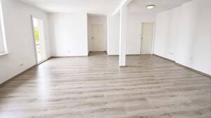Helle 2-Zimmer-Wohnung mit Balkon & Gäste-WC in zentraler Lage von Friedeburg – 26446 Friedeburg – Vorschaubild 1