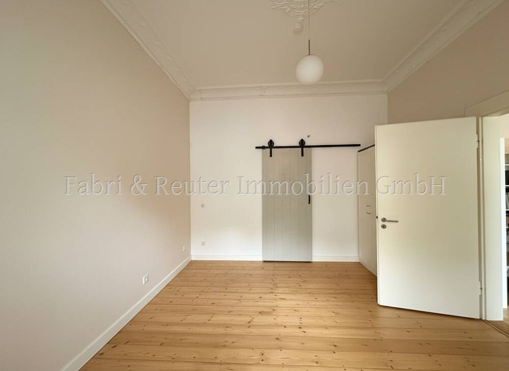 Charmante 3-Zimmer Altbauwohnung im EG von Krefeld nahe Helios-Klinik – Krefeld – Vorschaubild 2