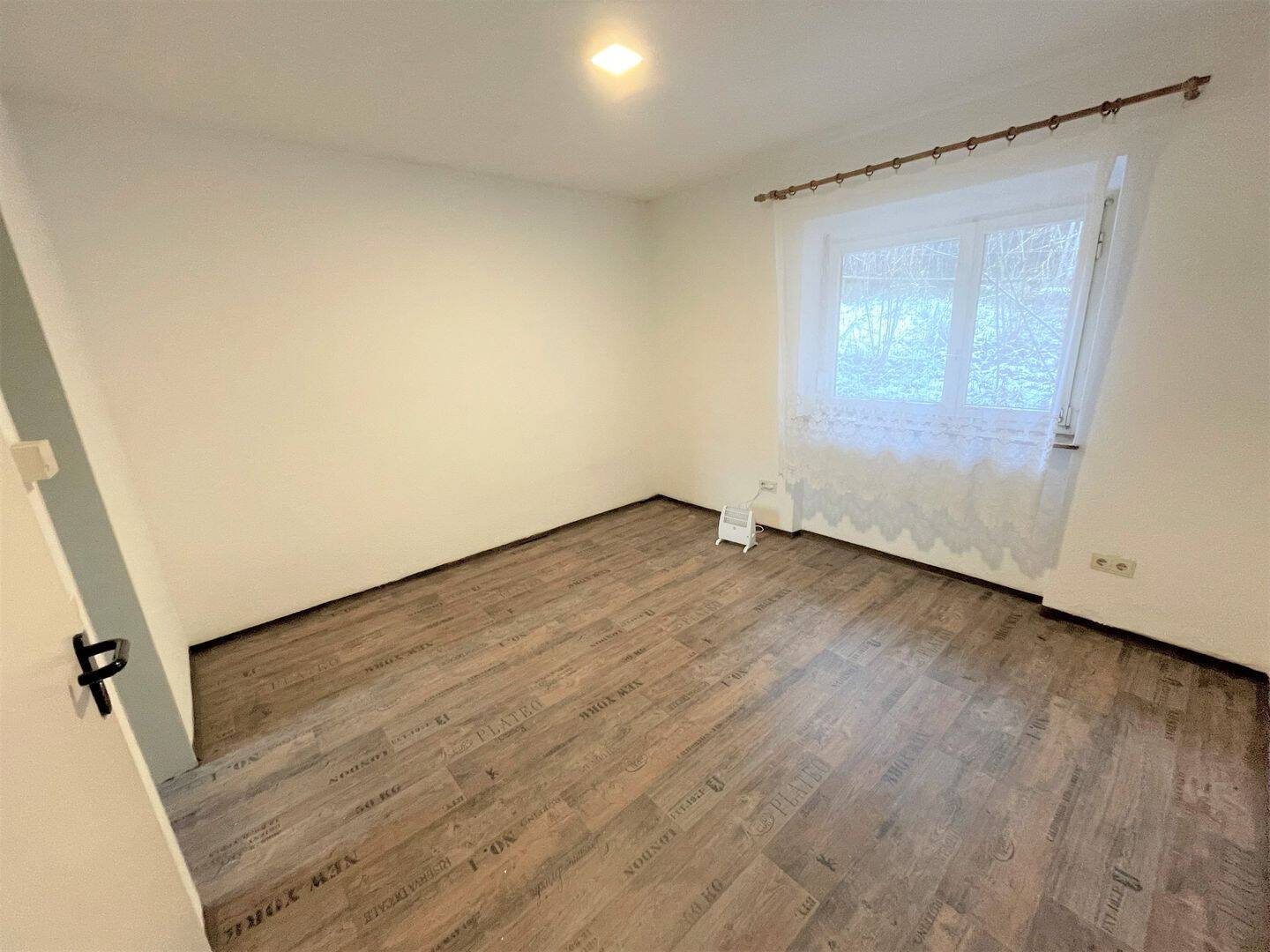 1- Zimmer-Wohnung mit Stellplatznutzung, Gartenmitbenutzung in ruhiger Wohnlage in 92369 Sengenthal