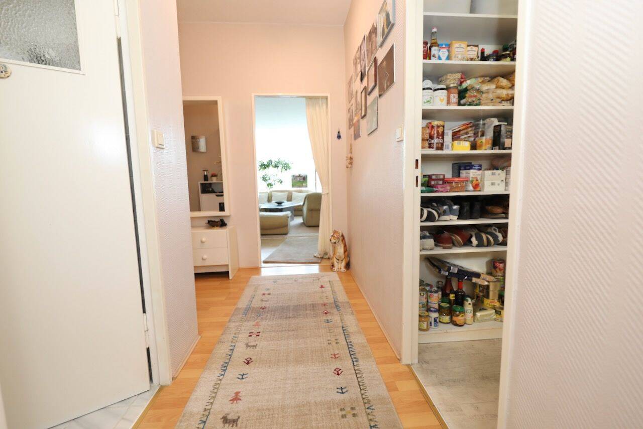 MIT AUFZUG, SÜDWEST-LOGGIA & PARKPLATZ-OPTION - SEHR GEPFLEGT - AUS 2 EINHEITEN ZUSAMMENGELEGT – Berlin – Vorschaubild 3