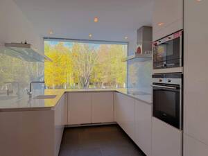 ***Exklusive Villa, idyllische Lage direkt am Waldrand von Waldtrudering***prominenter Vorbesitz*** – 81827 München – Vorschaubild 8