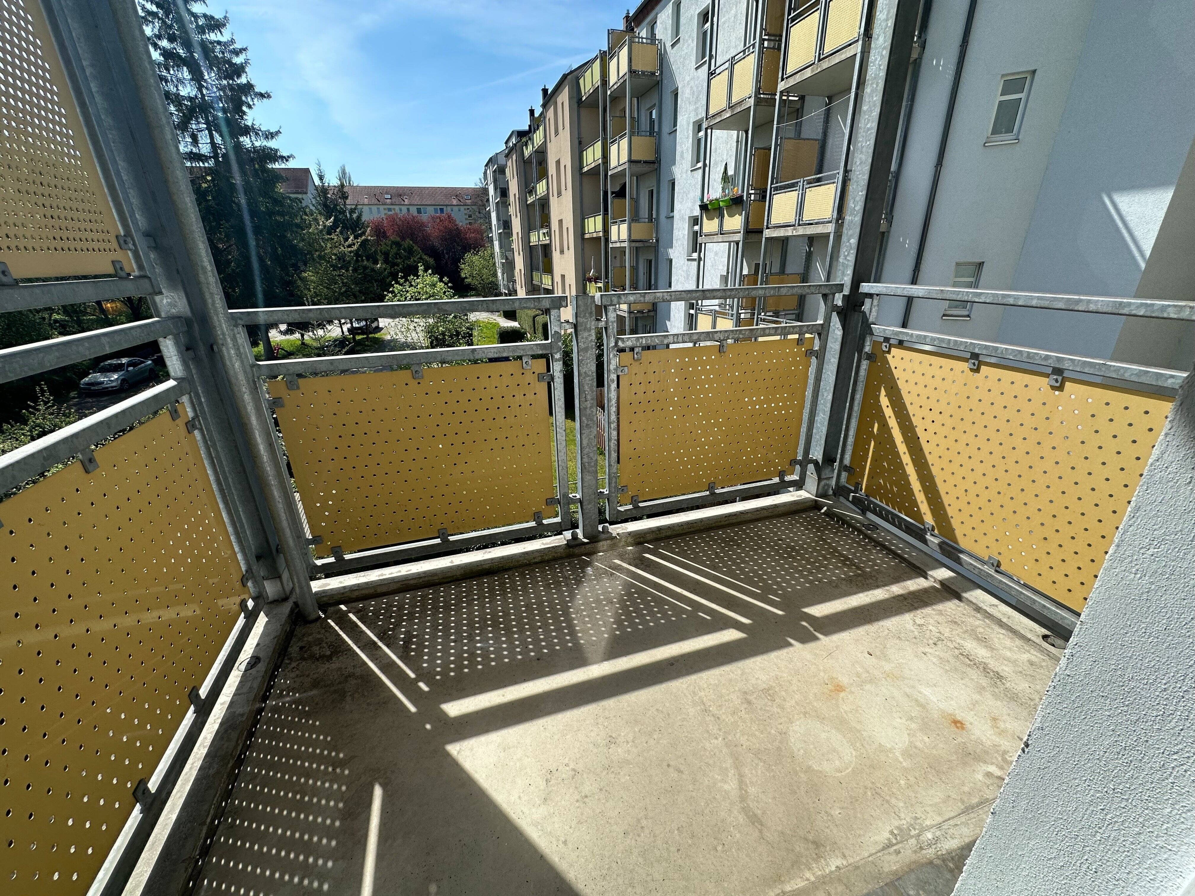 Bad mit Fenster - sonniger Balkon - 2.OG - frei ab sofort – Chemnitz – Vorschaubild 6