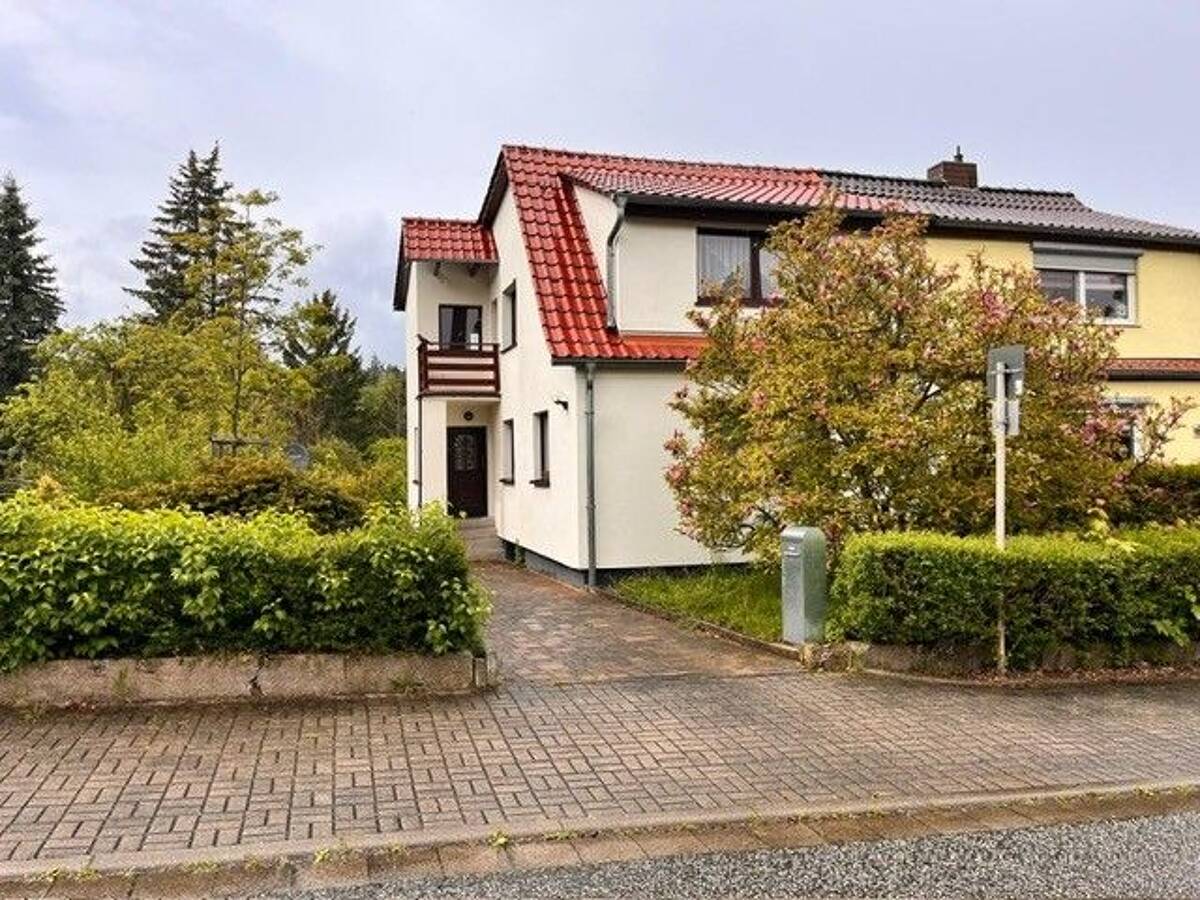 Familienfreundliches Einfamilienhaus mit großer Terrasse im grünen Herzen der Brühlervorstadt – 99094 Erfurt – Bild 1 von 9