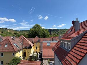 Charmante 3-Zimmer-Dachgeschosswohnung mit traumhafter Aussicht über Uhlbach – 70329 Stuttgart – Vorschaubild 2