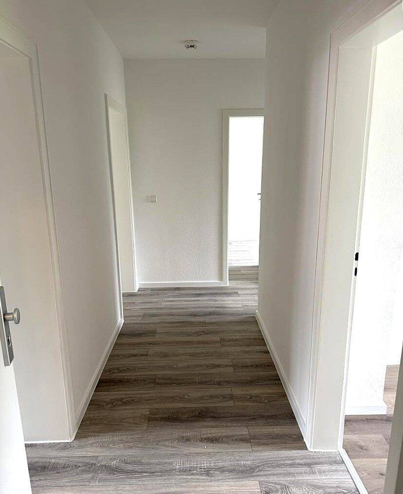 Frisch renoviert. Frisch verliebt. / Freshly renovated. Falling in love all over again. – Hagen – Vorschaubild 2