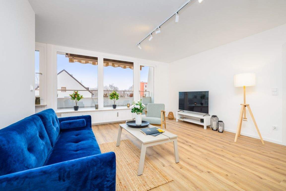 Frisch sanierte & schön geschnittene 3-ZKB mit 2 Balkonen & TG-Stellplatz - Provisionsfrei – Augsburg – Vorschaubild 4