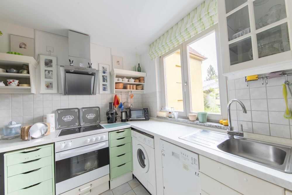 Möblierte 2-Zi-Wohnung / Balkon & verglaster Loggia / möbliert zur Miete – München – Vorschaubild 4