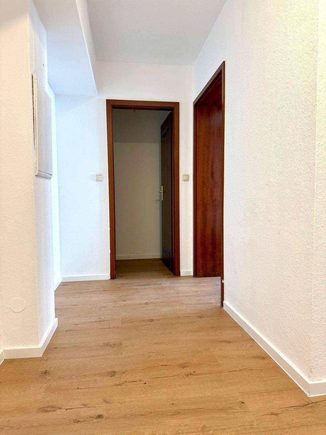 +++ HELLE RENOVIERTE 3-ZIMMER-WOHNUNG MIT AUFZUG +++ – Nürnberg – Vorschaubild 3