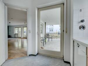 Charmante Erdgeschosswohnung mit Terrasse und Garten in ruhiger Lage – 79100 Freiburg im Breisgau – Vorschaubild 5