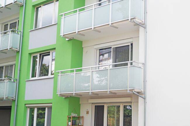 Nürnberg: Freie 3-Zi.Wohnung mit Balkon und Garage in S-Bahn, U-Bahn, Straßenbahn u. Innenstadt-Nähe – Nürnberg – Vorschaubild 2